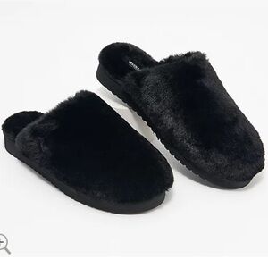KOOLABURRA by UGG Black Fuzzy Faux Fur Slip on Hard Sole Slippers Size 10